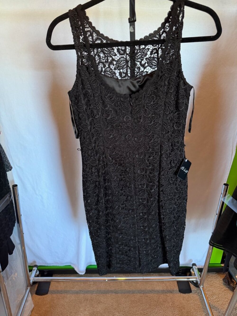 White House Black Market Black Floral Lace Sheath Dress NWT Size 2